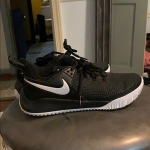 Women’s volleyball shoes